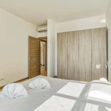 Luxury Britannia Apartament *